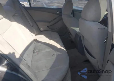 2010 Nissan Altima 2.5 S z USA, uszkodzony, nr VIN 1N4AL2AP9AN406873